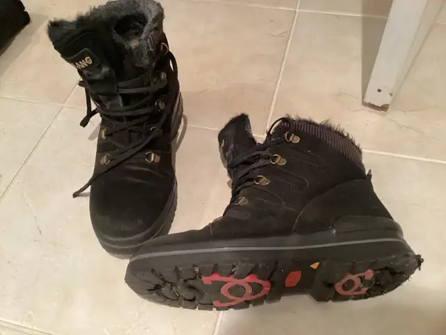 Bottes olang avec crampon intégrer in Women's - Shoes in City of Montréal - Image 3