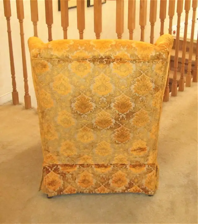 Mid-Century Wingback Arm Chair Original Velveteen Upholstery in Chairs & Recliners in Markham / York Region - Image 8