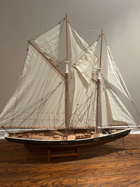 Bluenose ship model / modèle Bluenose 70$