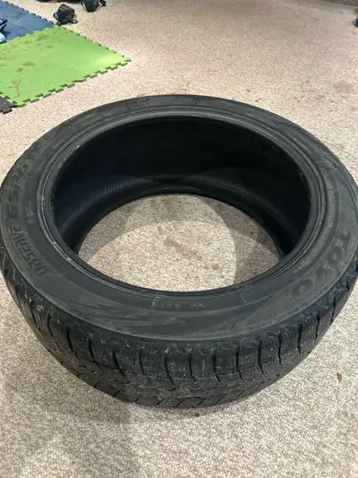 Selling a set of 4 Toyo Observe GSi-6 winter tires, size 275/45R20 110V. These tires are used, but s...