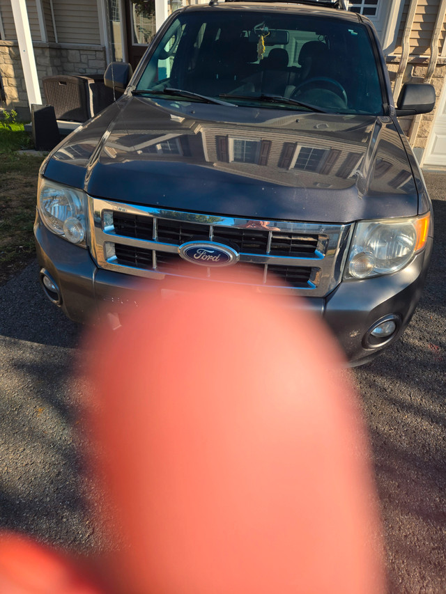 Used Escape As IS in Cars & Trucks in Ottawa - Image 2