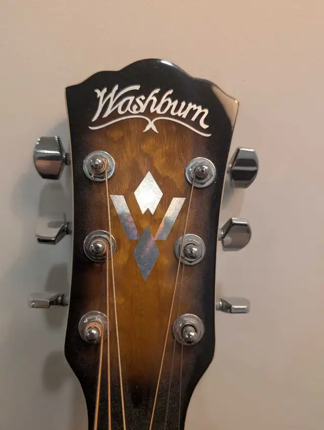 Washburn Acoustic Guitar in Guitars in Sherbrooke - Image 4