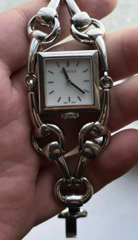 Gucci Ladies Watch/bracelet