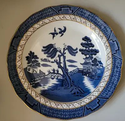 Vintage Royal Doulton Fine China The Majestic Collection Booths "Real Old Willow" 10.5 in Plate - T...