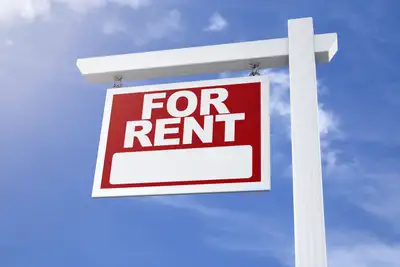 1 private room is available for rent in Brampton for girls