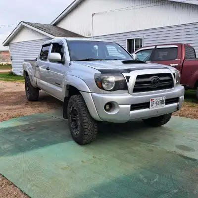 2006 Toyota Tacoma Sport 4x4 Double Cab Long Box Asking $6,800 – Selling AS IS Silver 2006 Toyota Ta...