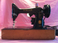 Vintage SINGER Sewing Machine