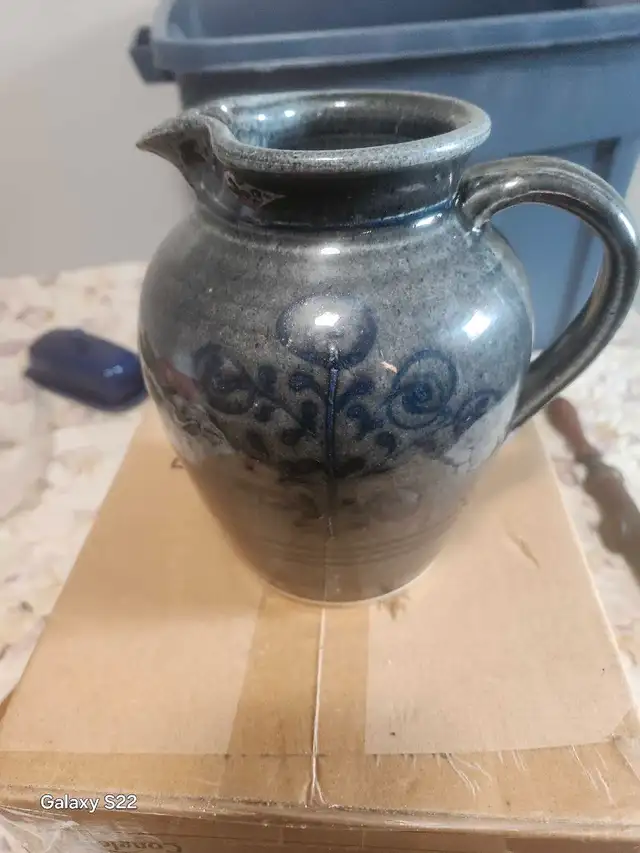 Stoneware Pitcher in Kitchen & Dining Wares in Kingston - Image 2