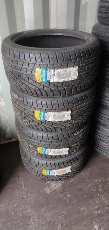 #1685500 4 Pneus d'hiver PIRELLI WINTER 240 SOTTOZERO 275/35R19 dans Pneus et jantes  à Longueuil/Rive Sud - Image 2