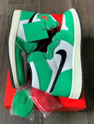 Jordan 1 Retro High Lucky Green Womens Brand New In Box Original Everything 100% Authentic Sizes Ava...