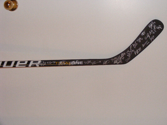 BLADES AUTOGRAPHED HOCKEY STICK in Arts & Collectibles in Saskatoon - Image 2