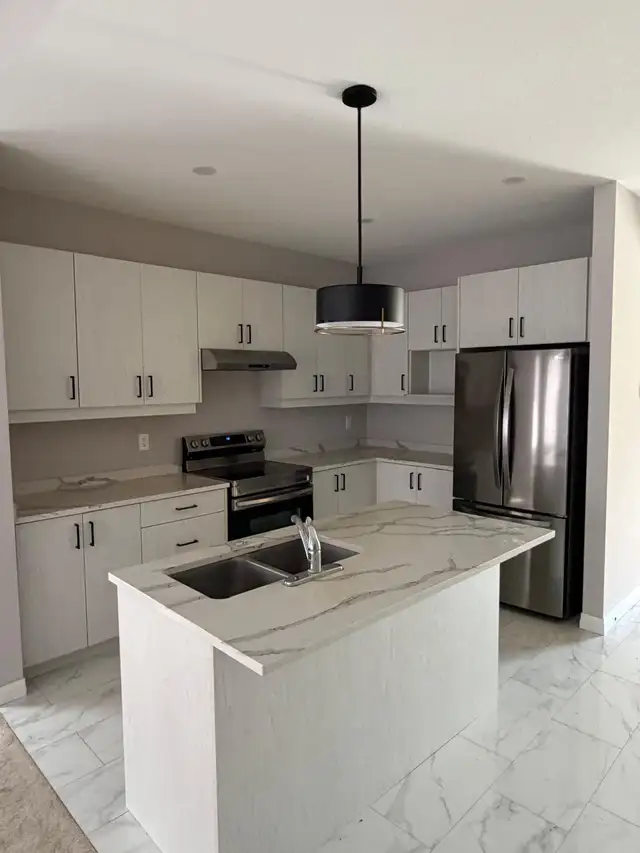 4 Bedroom 3.5 bathroom home available NOW in Long Term Rentals in Cambridge - Image 2