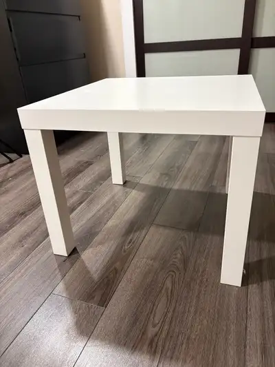 Table basse blanche, View more