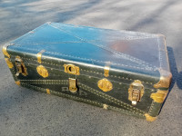 Vintage steamer trunk, fair condition