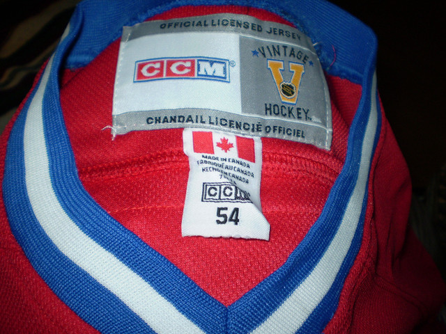 CHANDAILS NEUFS XXL AVEC ETIQUETTES JAMAIS UTILISÉS ... A VOIR dans Hockey  à Drummondville - Image 3