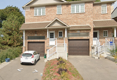 DESCRIPTION: 3 Rooms Out for Rent from November 1st (depending on when you would like to move in) -...