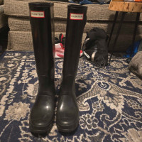 Hunter Boots- tall rubber sz 8 