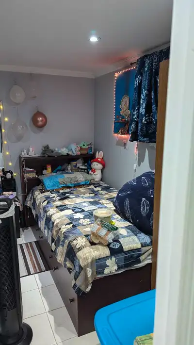 Furnished basement for rent in Scarborough( Toronto ) Female only Shairng room . No private room Clo...