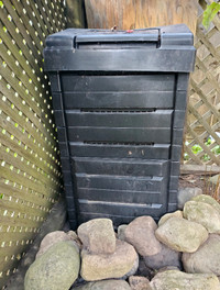backyard compostost bin