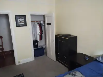 Working person, quiet and respectful clean apartment share kitchen and washroom,furnished and kitche...