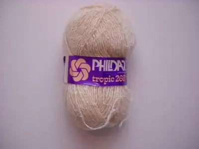 7 balles de 4% laine, 38% acryl.,29% coton,16% mohair, 15% poly., View more
