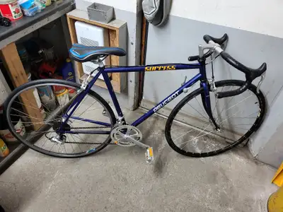 Velo de course Peugeot bleu 14 vitesses roues 700c cadre 20po, View more