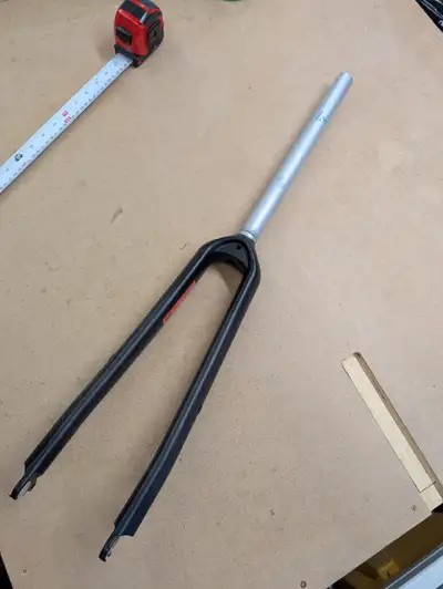 NEW - carbon disc fork 700c, View more