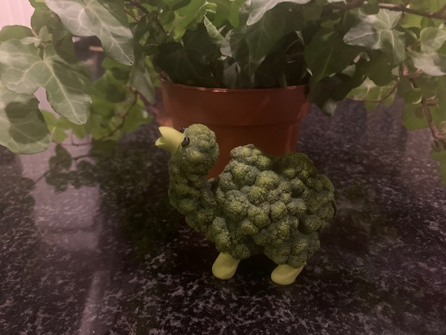 Enesco Home Grown Broccoli Camel #4012370 Collectible Retired in Arts & Collectibles in City of Halifax - Image 2