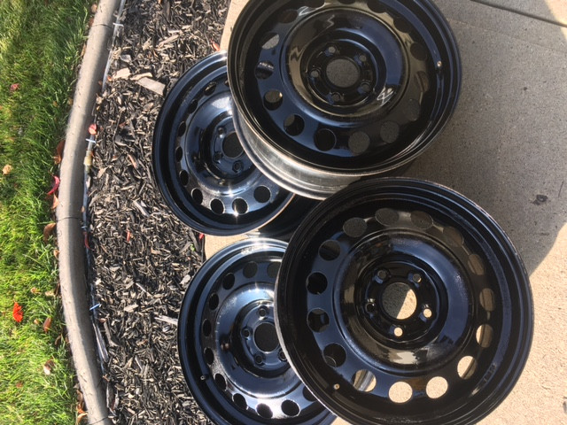 Used 17" Rims off 2013 Hyundai Tucson in Tires & Rims in Edmonton