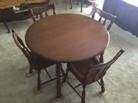 KNECHTEL MAPLE TABLE CHAIRS AND EXTRA LEAF. 745
