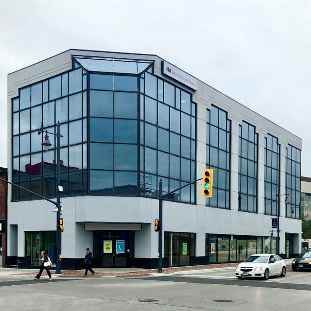 GORGEOUS OFFICE SUITE 301 BRIDGEFRONT TOWER in Commercial & Office Space for Rent in Belleville