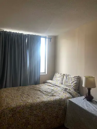 Room for Rent (Finch & Warden) - Monthly: $675 * centrally located at the South East corner of Warde...