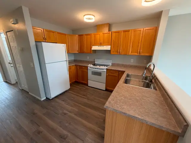 Rent-to-Own this half Duplex on a Pie-Shaped Lot in Long Term Rentals in Grande Prairie - Image 5