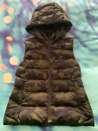 Woman’s Camo Down Hooded Vest - Size Large , View more