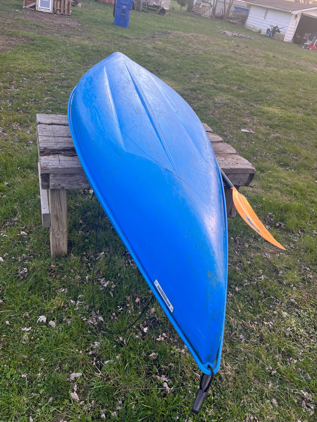 Single sea Kayak with Paddle in Water Sports in Chatham-Kent - Image 2
