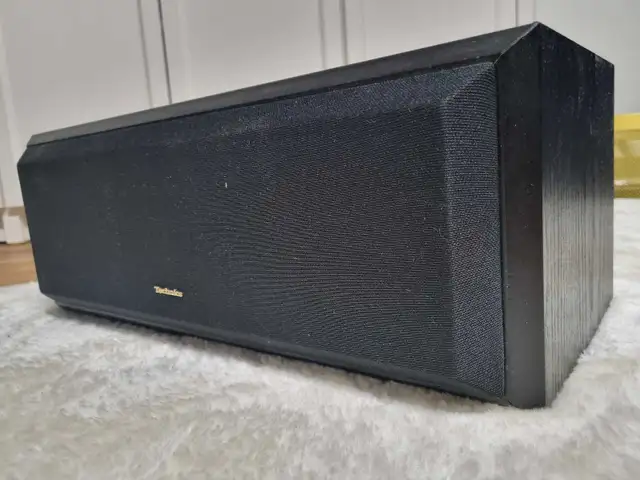 Technics centre speaker in Speakers in Markham / York Region - Image 3