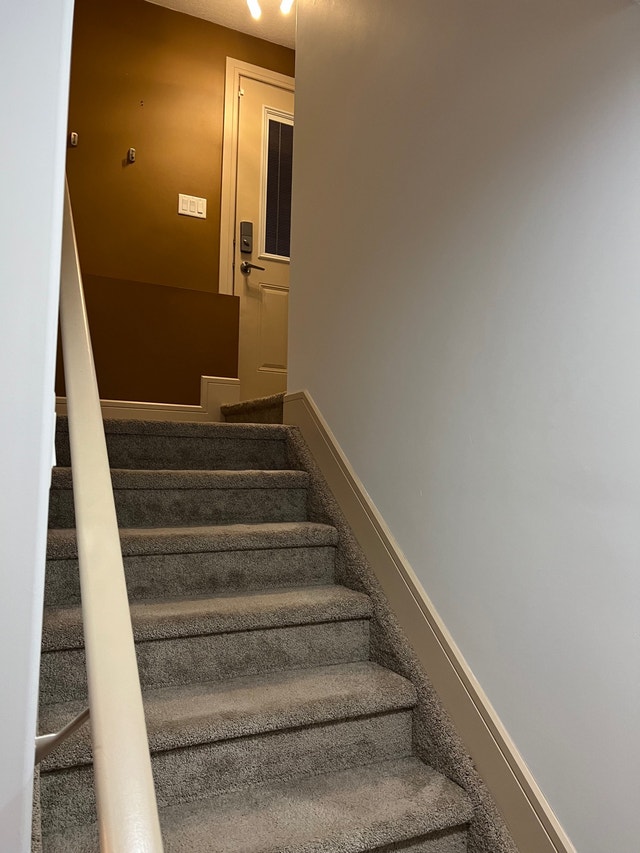 Month to month furnished room with separate entrance Short Term