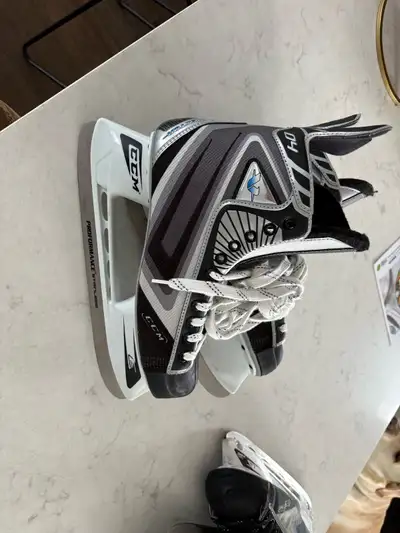 like new hockey skates size 9.5D, View more