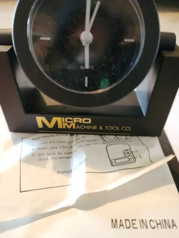 Desk clock in Home Décor & Accents in Markham / York Region - Image 2