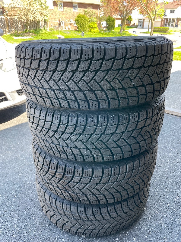 2020 almost new 235/45/R20 Michelin Xice snow winter tires Tires