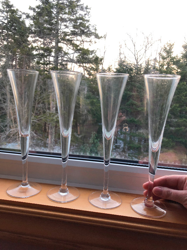 Champagne flutes! Other glasses too! (Mumford Rd or Bayers Lake) in Kitchen & Dining Wares in City of Halifax - Image 2