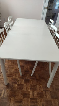 White Ikea Dinning Table with 6 Chairs