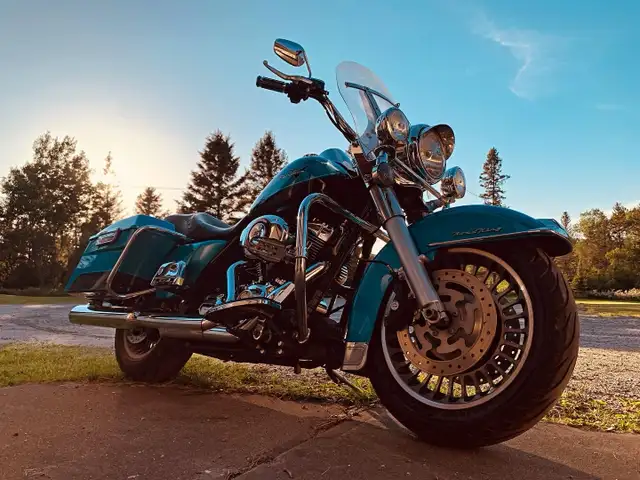 2011 Harley Road King in Street, Cruisers & Choppers in Muskoka - Image 4