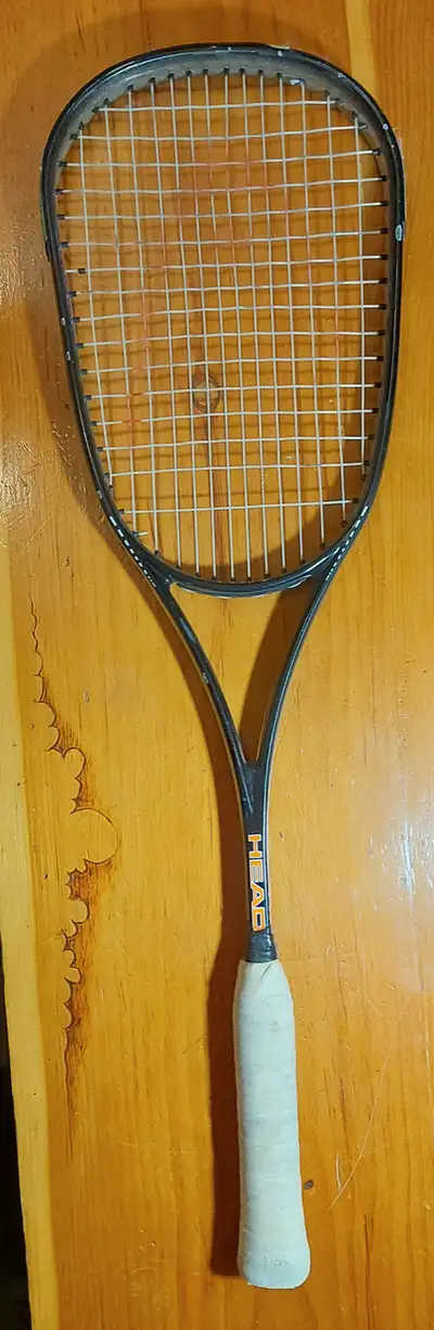 Used Head Sonic 440 squash racket and case, very light.