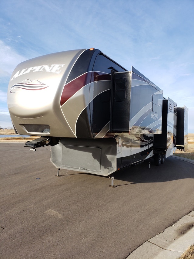 2014 Keystone Alpine 3555RL RVs & Motorhomes Red Deer Kijiji