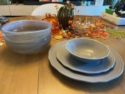 Dishes and serving bowls, View more
