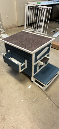 Wooden pet house new and assembled 20 x 27