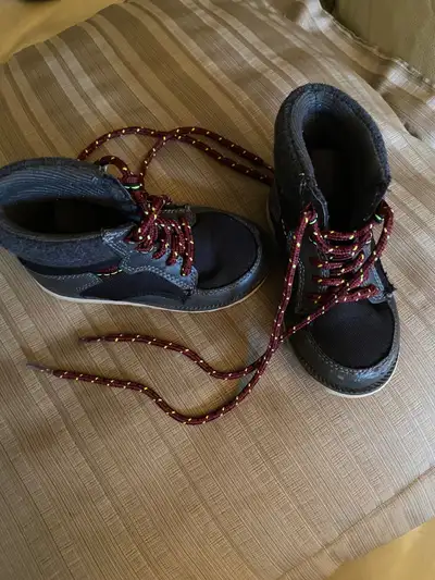 OshKosh Boys boots - size 7, View more