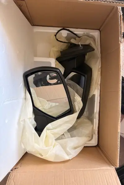 Truck parts auto mirror assemble beams new oem factory Taken off of new truck to replace with tow mi...