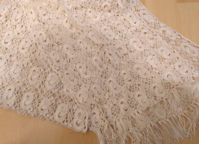 Vintage Cream coloured scarf/shawl crochet in Women's - Tops & Outerwear in Oakville / Halton Region - Image 3